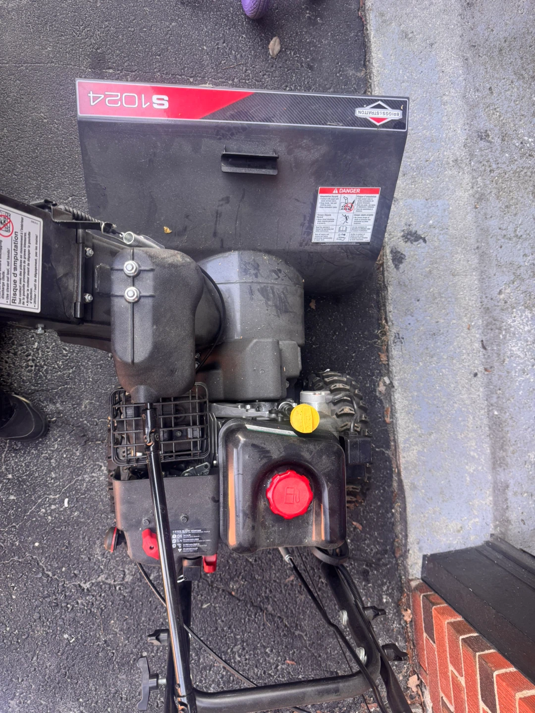 Briggs & Stratton S1024 Snow Blower - photo 3