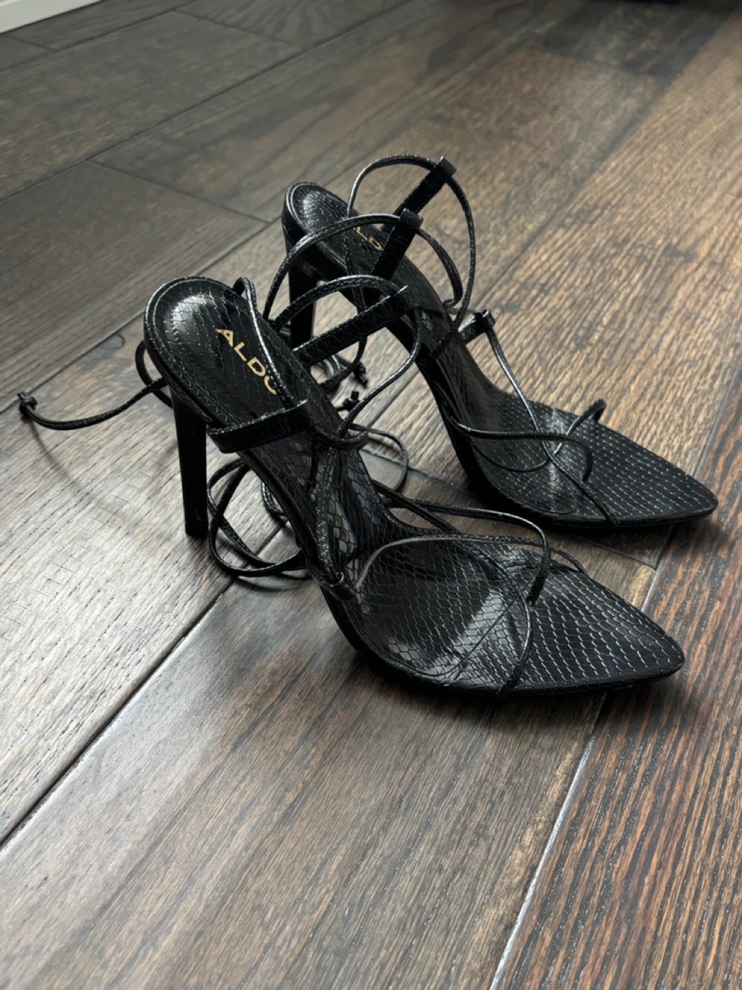 Women’s heels size 6.5 - photo 3