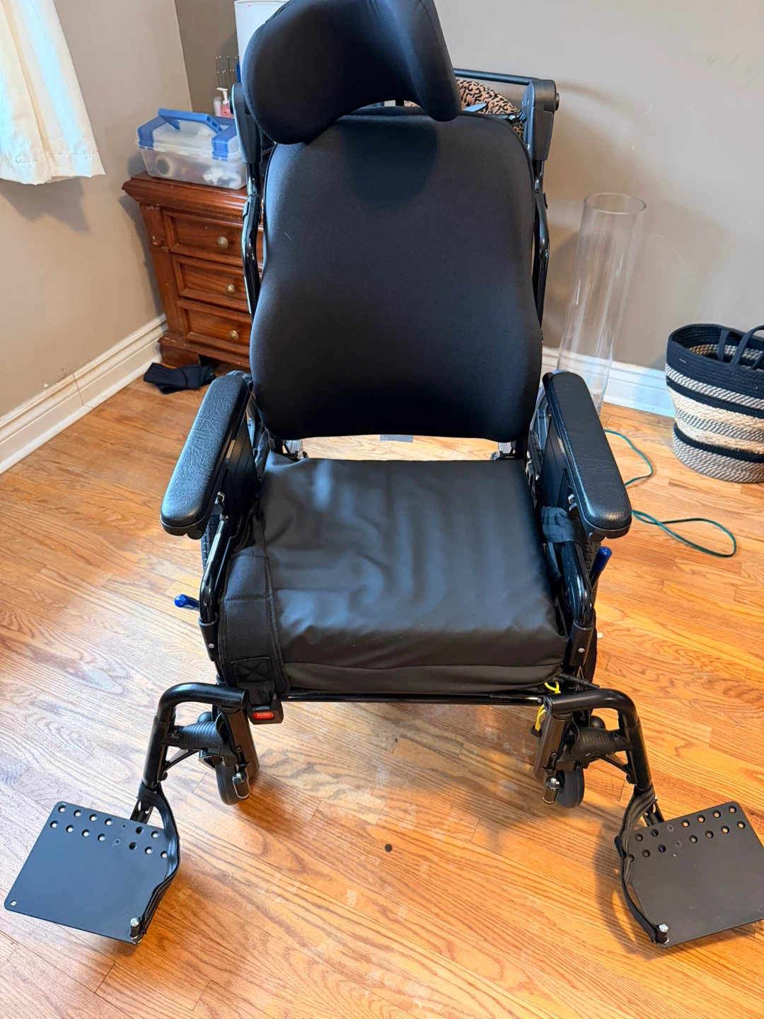 Seating & Positioning Wheelchair - photo 2