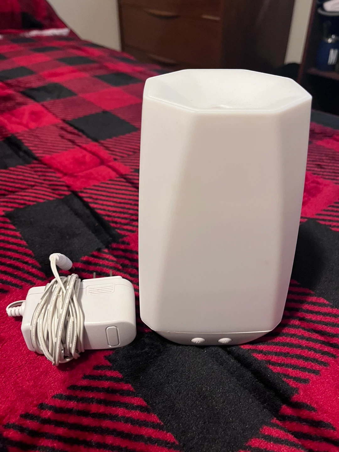 White Geometic Shape Aroma Diffuser with Power Adapter