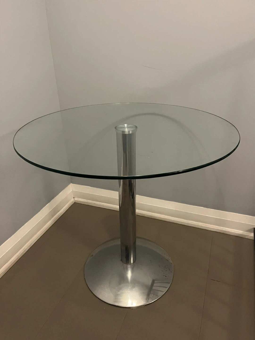 round glass table - photo 4