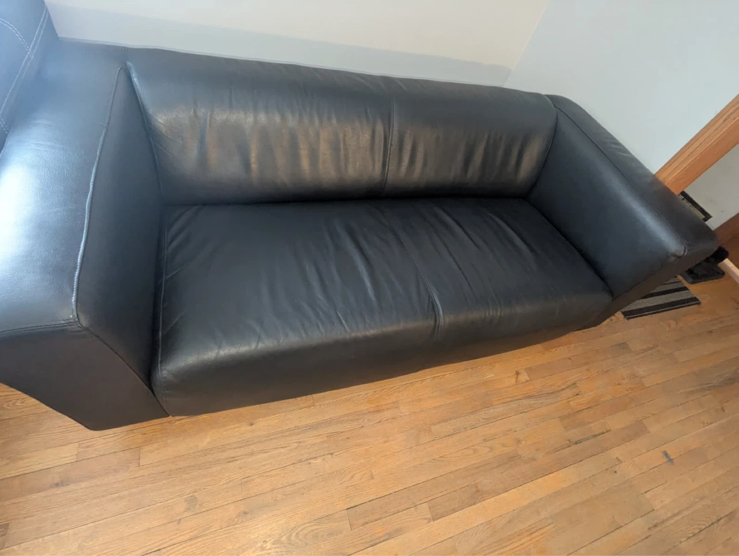 Loveseat Sofa genuine leather - Moving Sale - photo 5