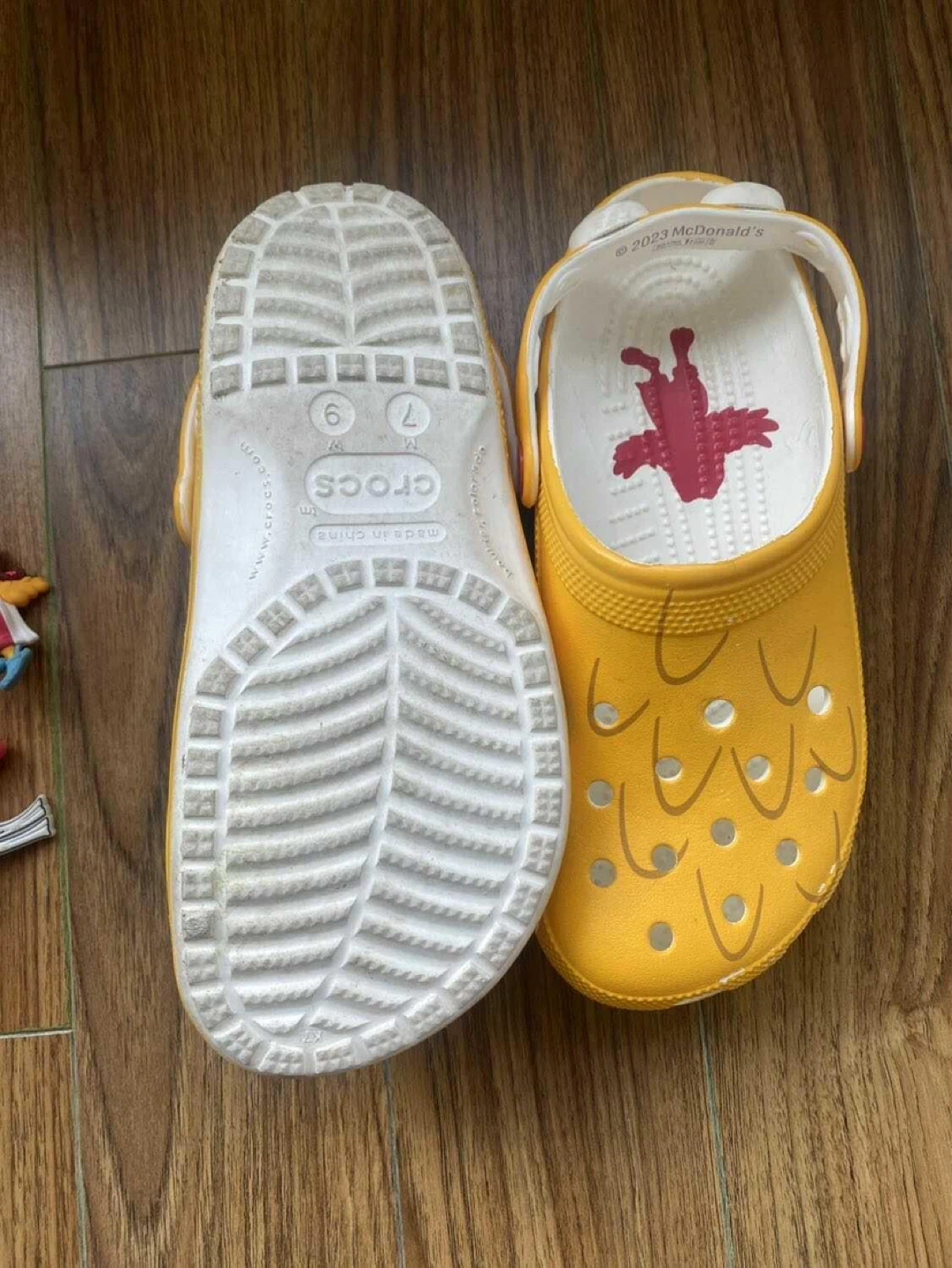 McDonald's x Crocs Yellow Clogs with Charms - photo 3