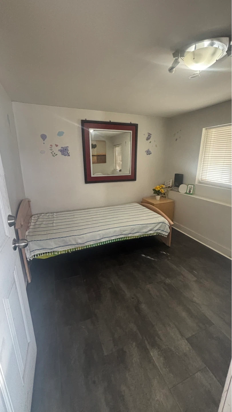 2 bedroom 1 bathroom Basment for rent in guildford bc