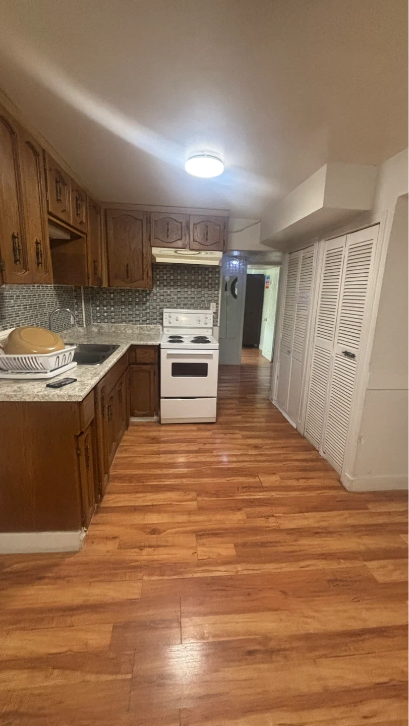 2 bedroom 1 bathroom Basment for rent in guildford bc - photo 3