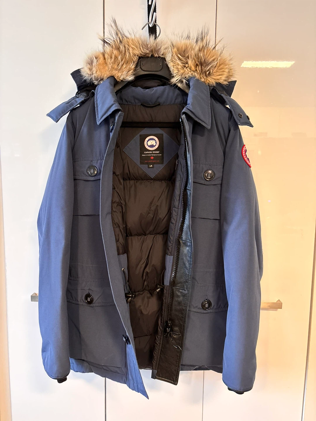 Canada Goose Banff Parka - Size L - photo 5