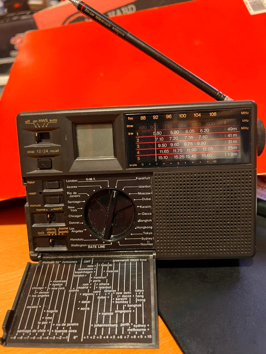 Grundig Traveller II 7-Band Travel Radio