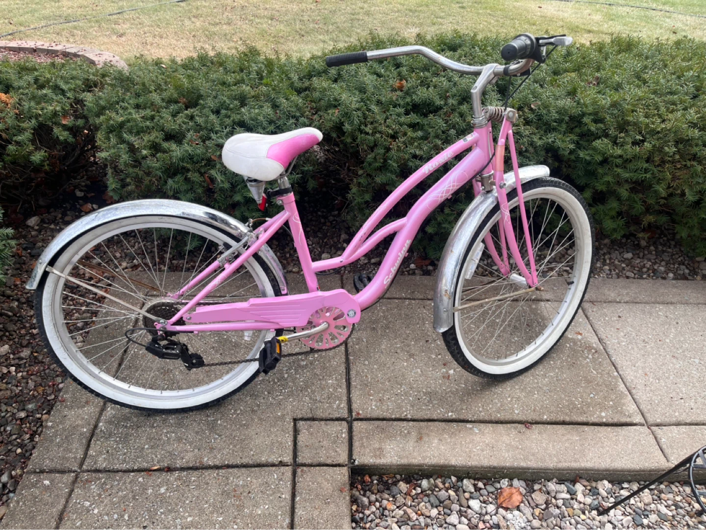 26” Women’s Schwinn Cruiser Bike