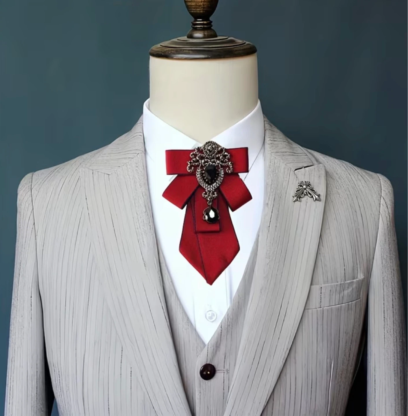 Rhinestone Bowtie Brooch (The whole lot for a single price) $100 - photo 2