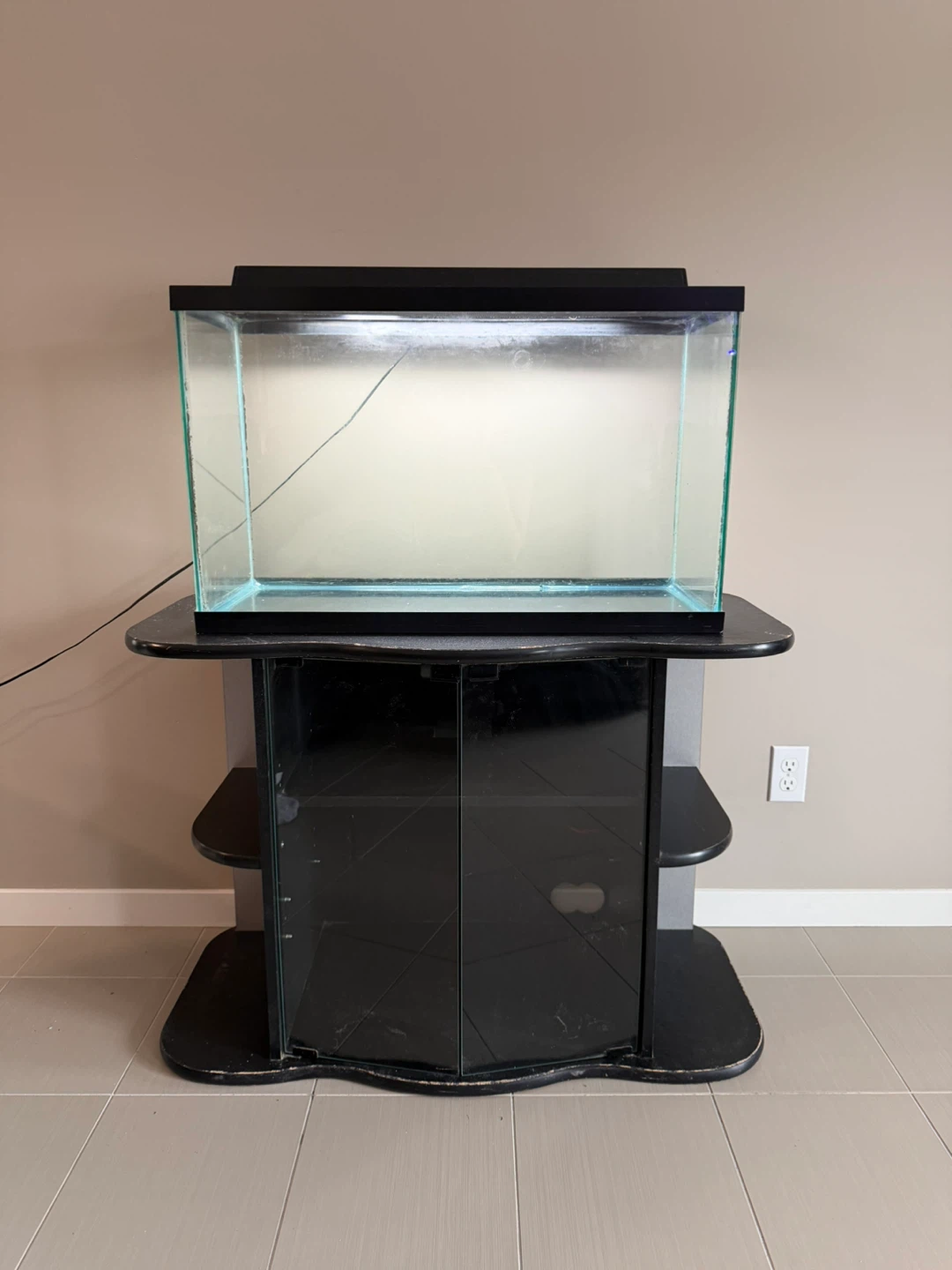 25 Gallon Aquarium with Stand and Light - photo 2