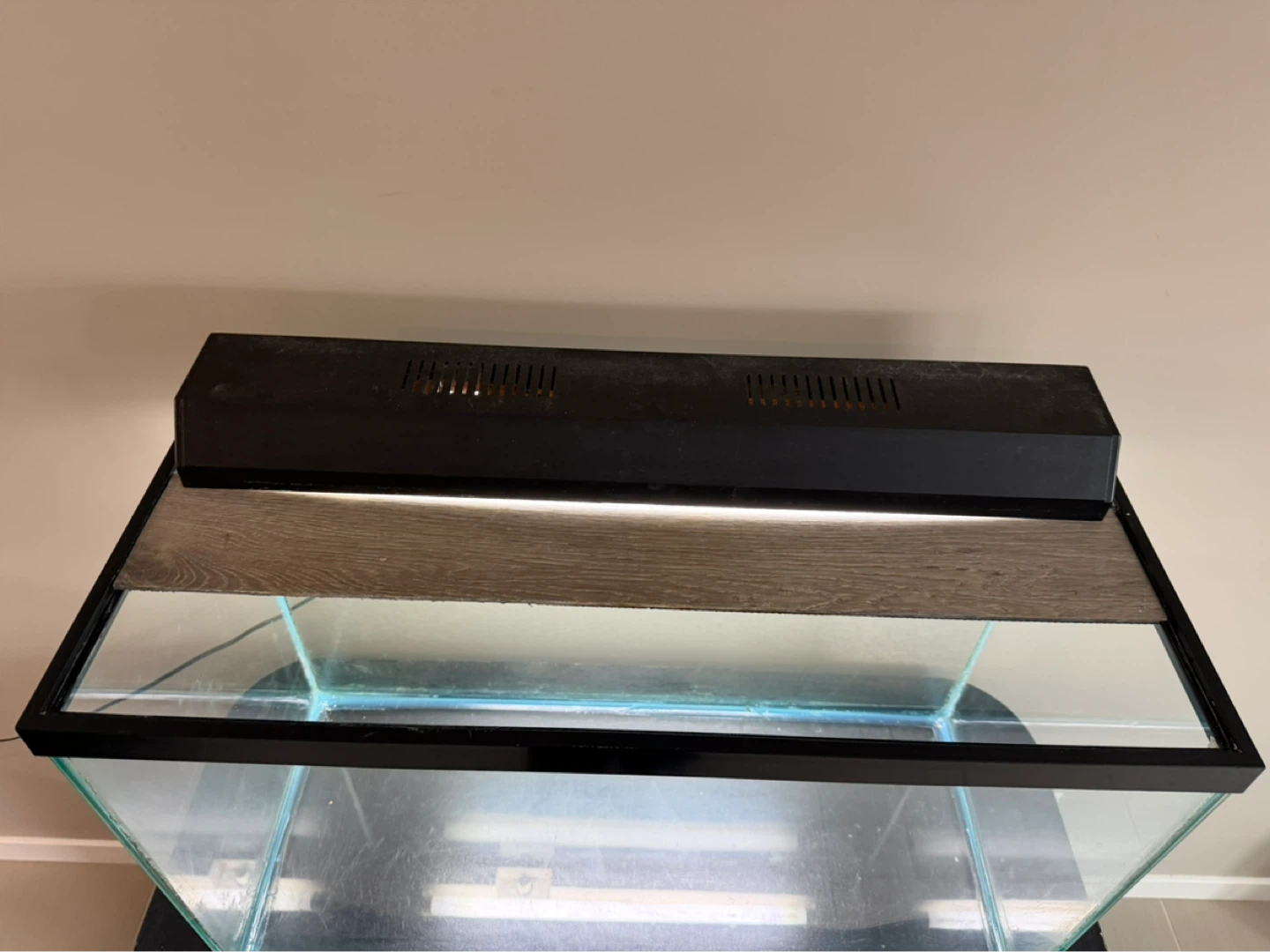25 Gallon Aquarium with Stand and Light - photo 3