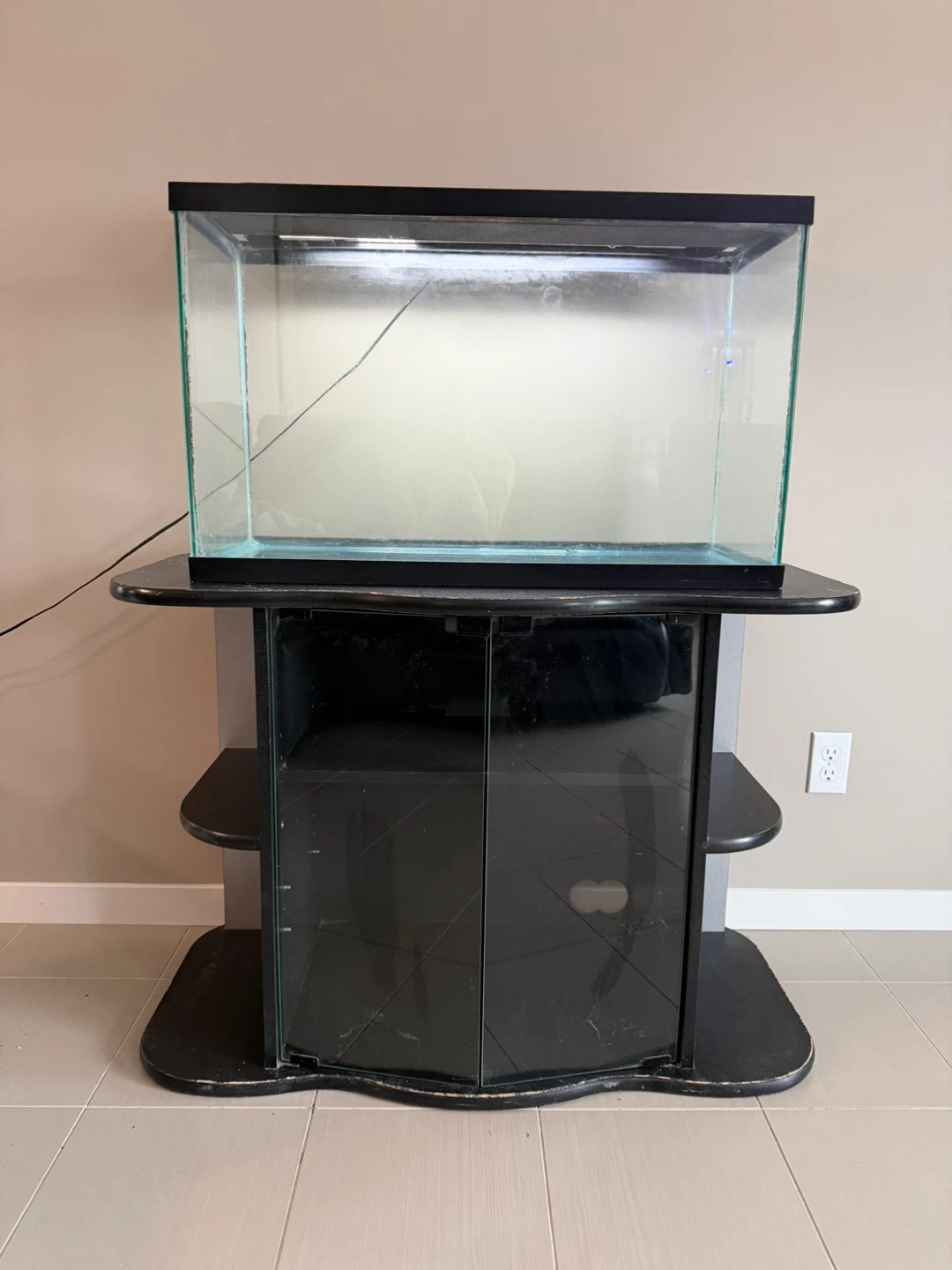25 Gallon Aquarium with Stand and Light