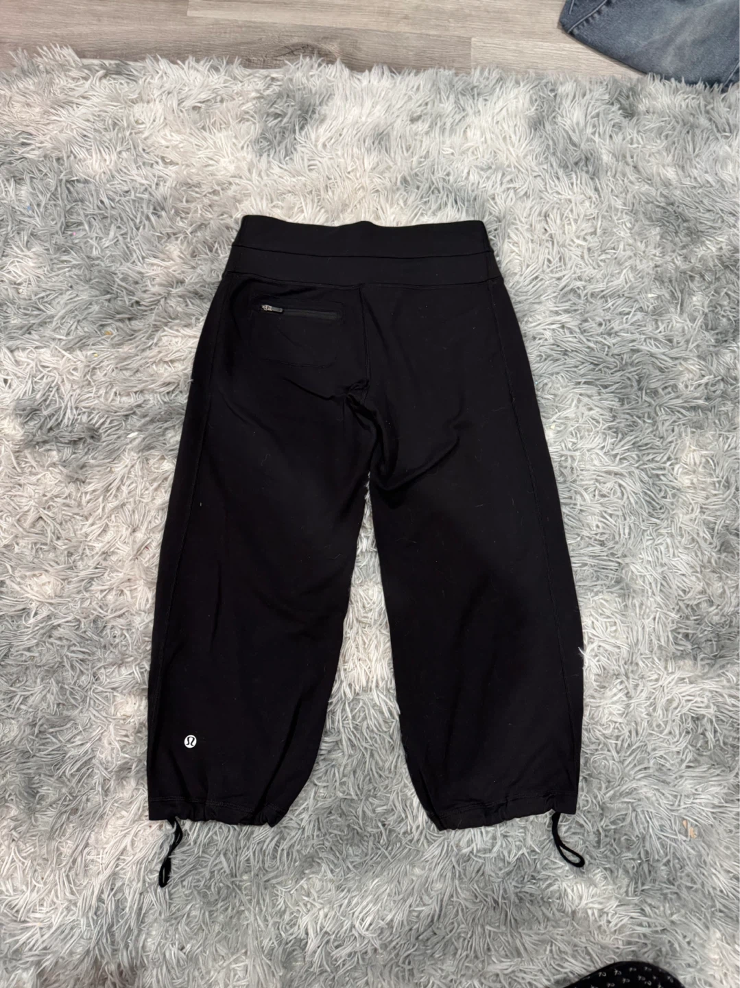 Lululemon Black Cropped Pants - photo 2