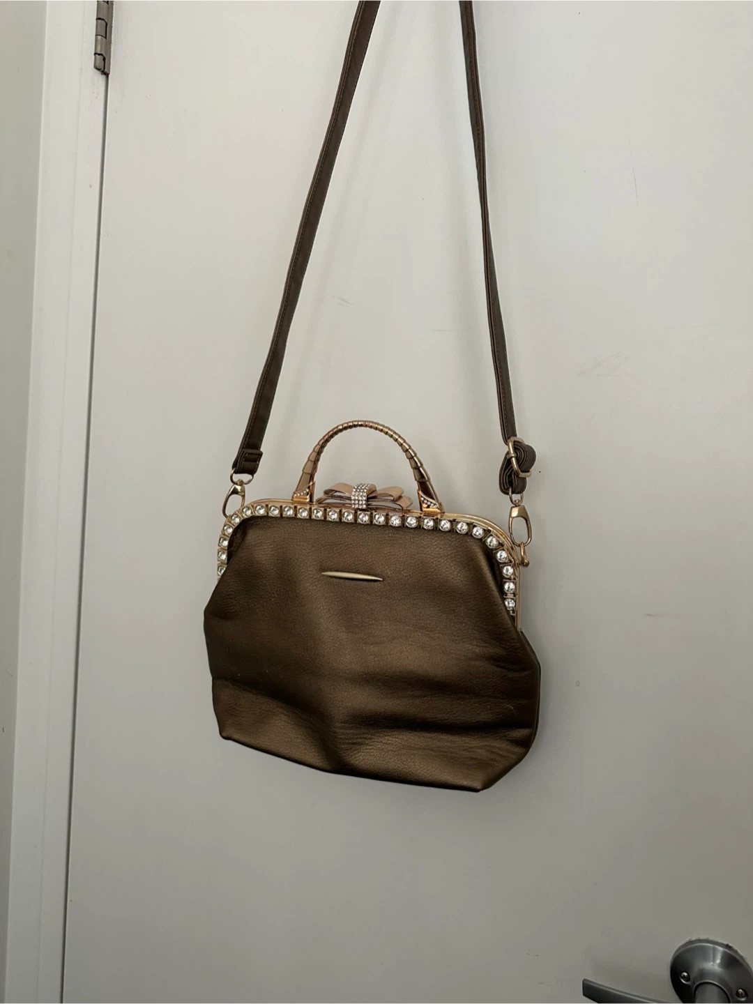 Bronze Faux Leather Kiss Lock Handbag with Rhinestone Bow - photo 2