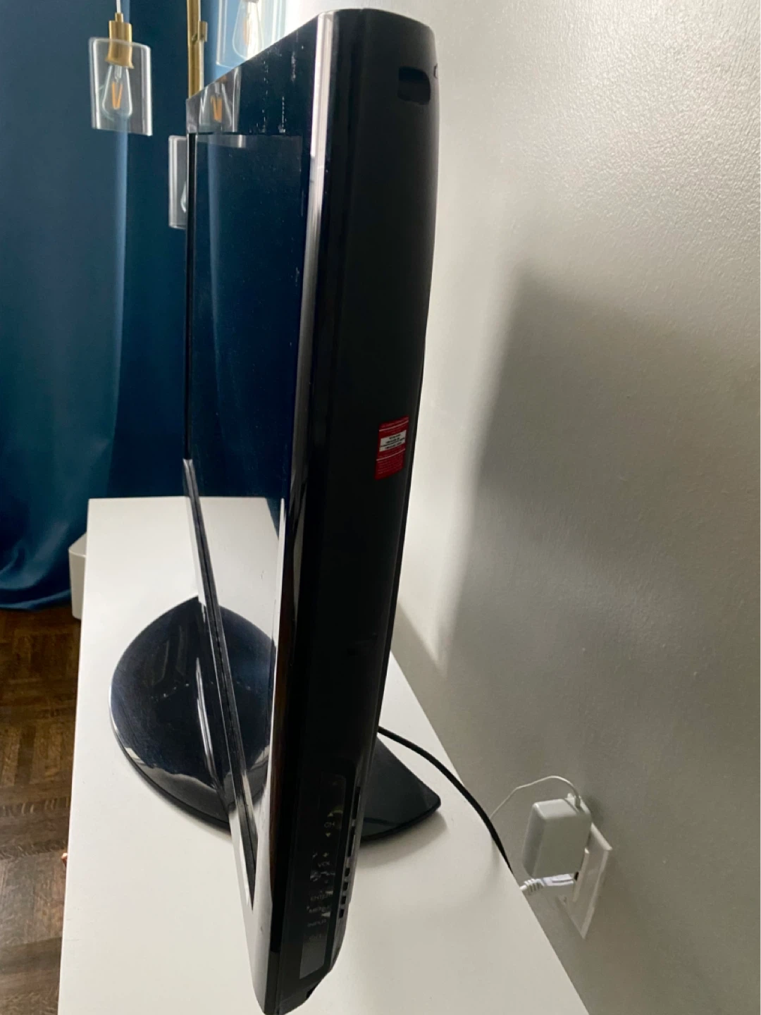LG Black Flat Screen TV (Roku Included) - photo 4
