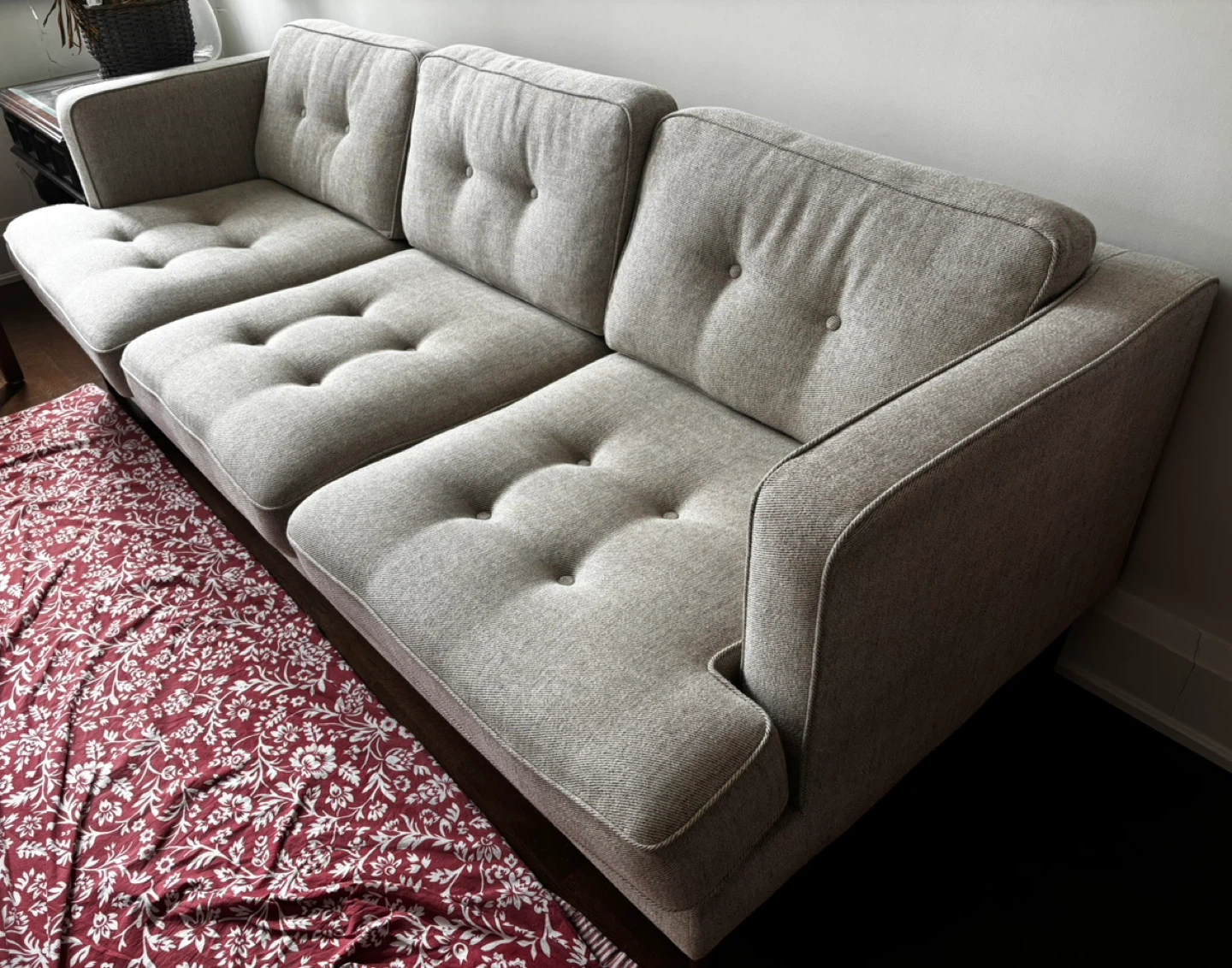 Tufted 3 Seater Sofa (Urban Barn) - photo 3