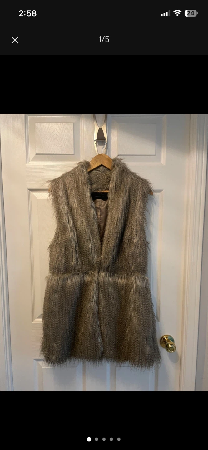 ZARA Vest - Size Large - Faux Fur - Pls read ad