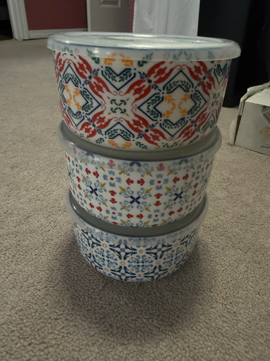 Set of 3 Ceramic Bowls with Lids