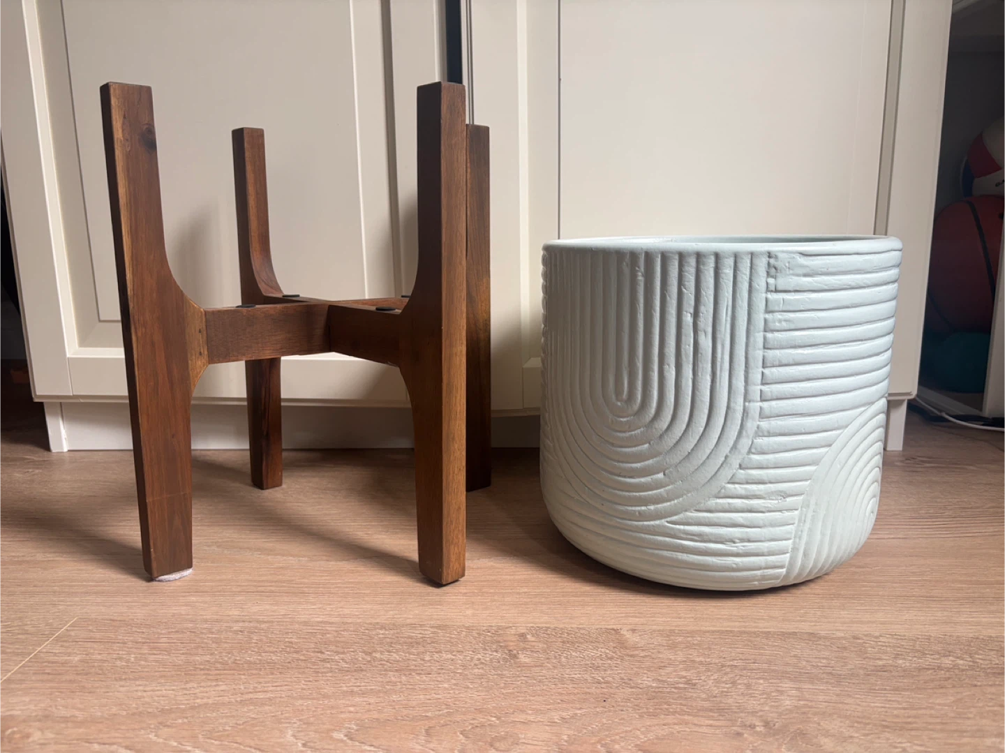 Textured Ceramic Plant Pot with Wooden Stand - photo 2