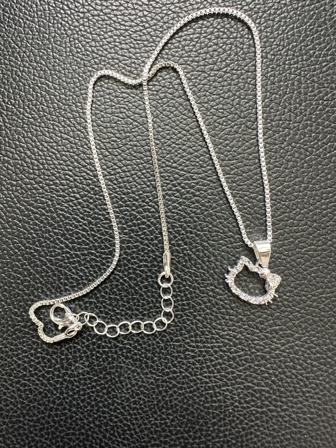 Sparkly Hello Kitty Necklace - photo 3