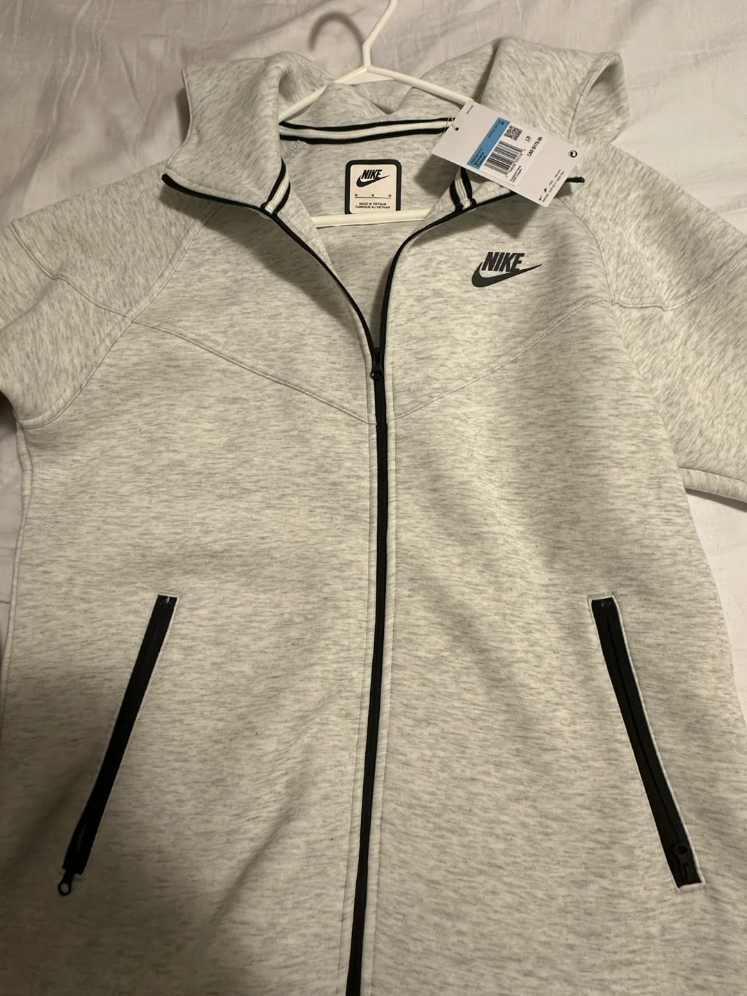 BRAND NEW - Nike Tech Fleece Zip Hoodie Women’s Grey, M