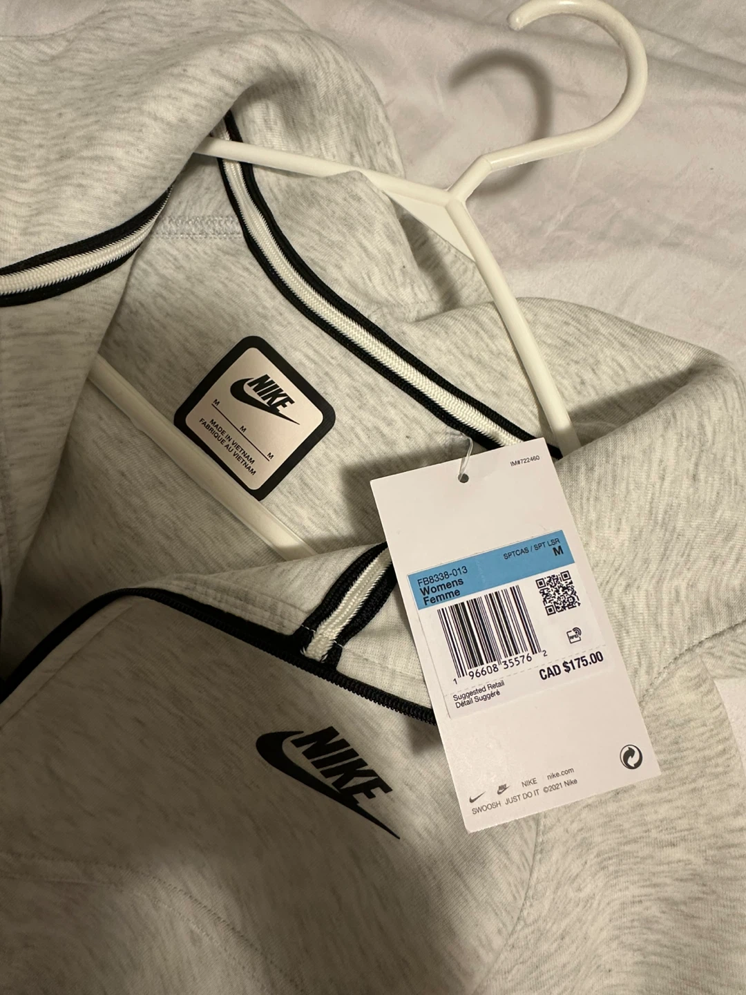 BRAND NEW - Nike Tech Fleece Zip Hoodie Women’s Grey, M - photo 2