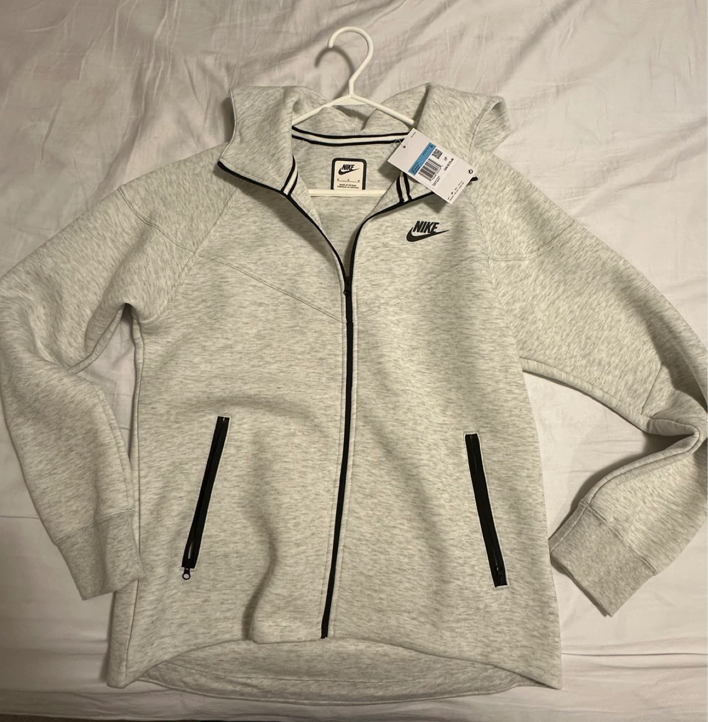 BRAND NEW - Nike Tech Fleece Zip Hoodie Women’s Grey, M - photo 3