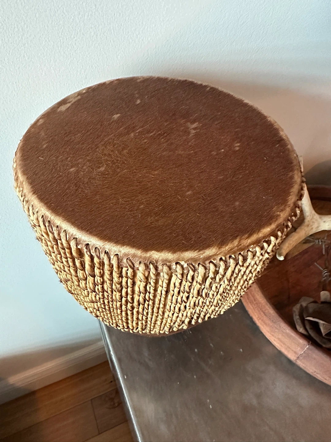VINTAGE EAST AFRICAN HAND DRUM MUSICAL PERCUSSION INSTRUMENT - photo 2