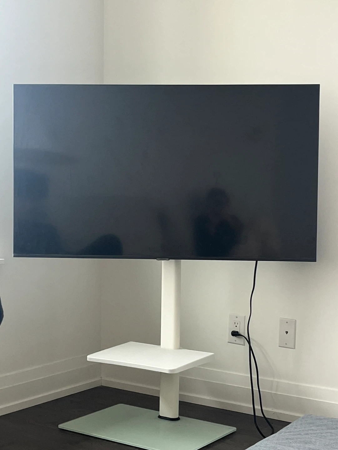 Samsung 50-inch Smart TV and a TV stand.