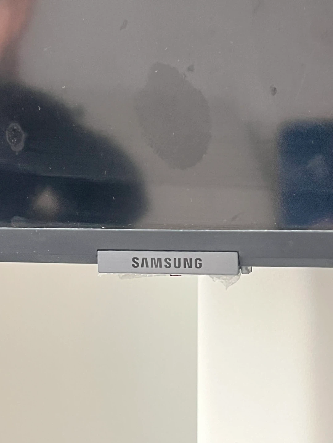 Samsung 50-inch Smart TV and a TV stand. - photo 2