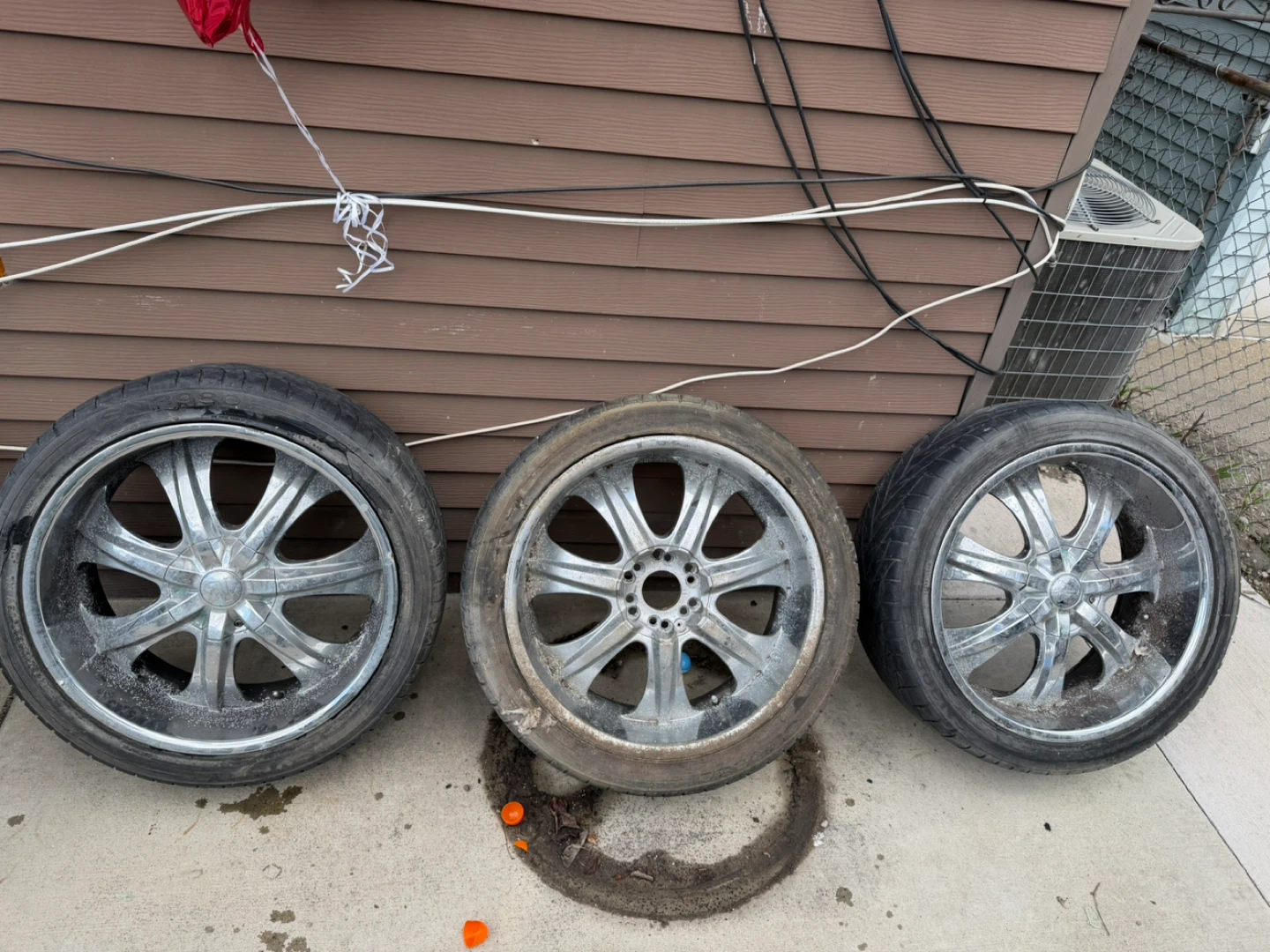 265/40R22 Tires and Rims Set