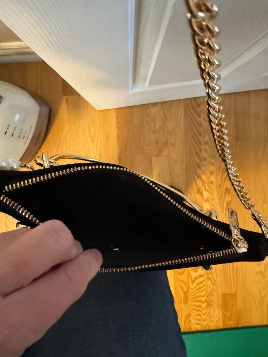 Black Velvet Gucci beauty Bee Clutch/Crossbody Bag - photo 3