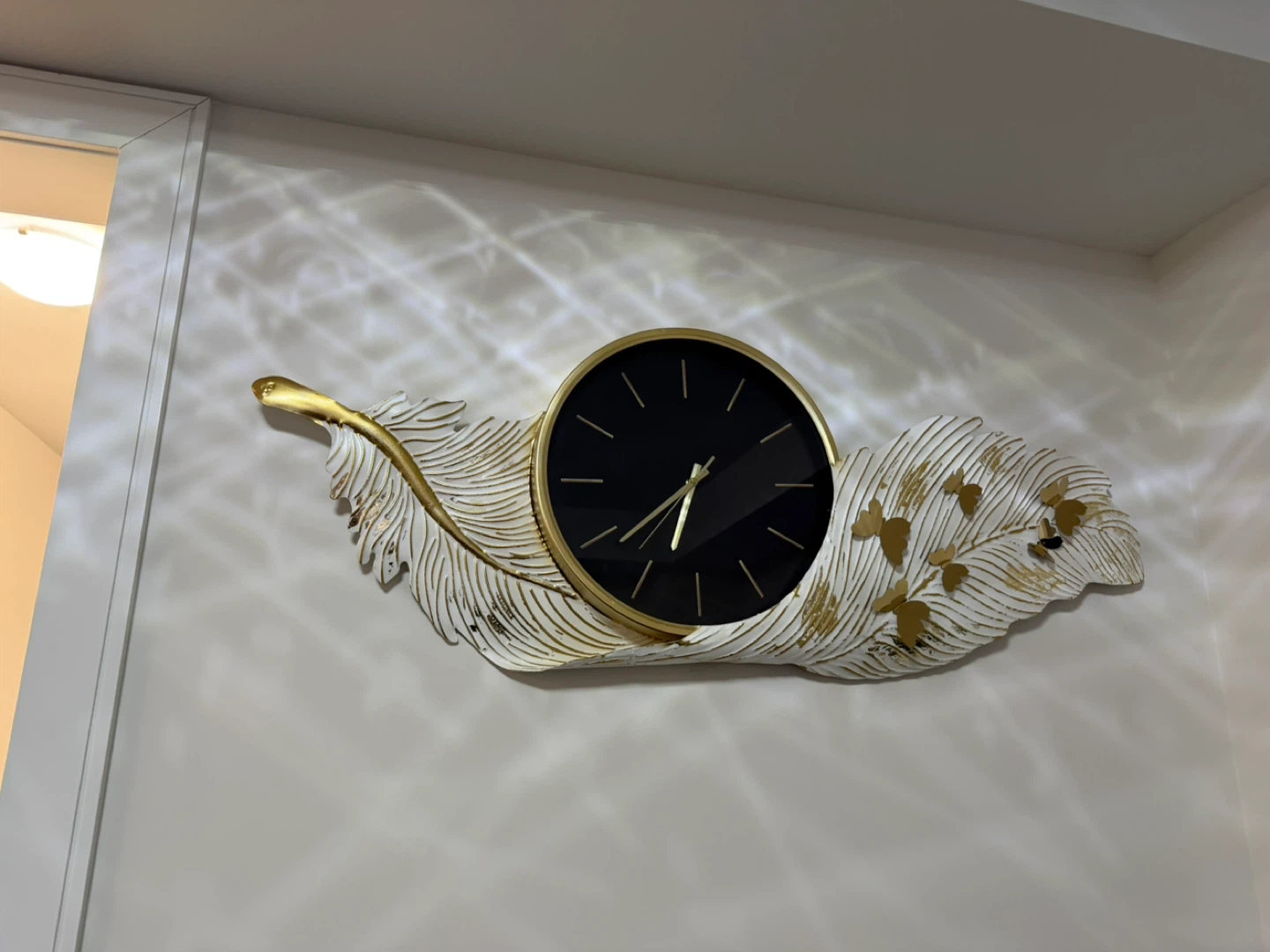 Decorative Feather Wall Clock