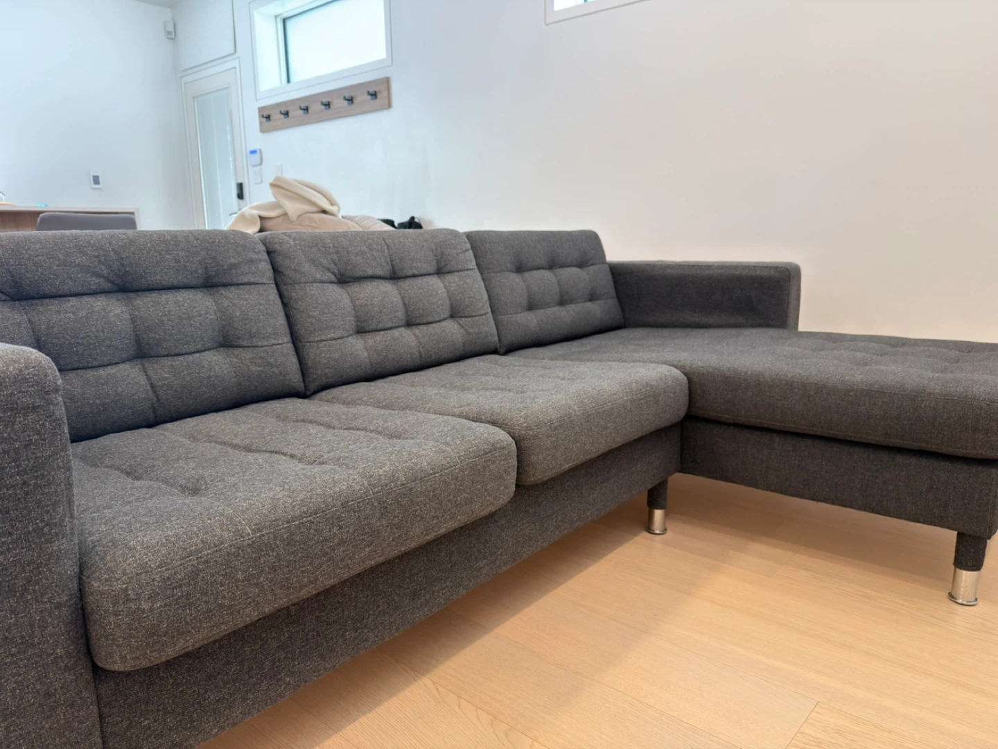 Reversible Sectional Sofa - photo 4