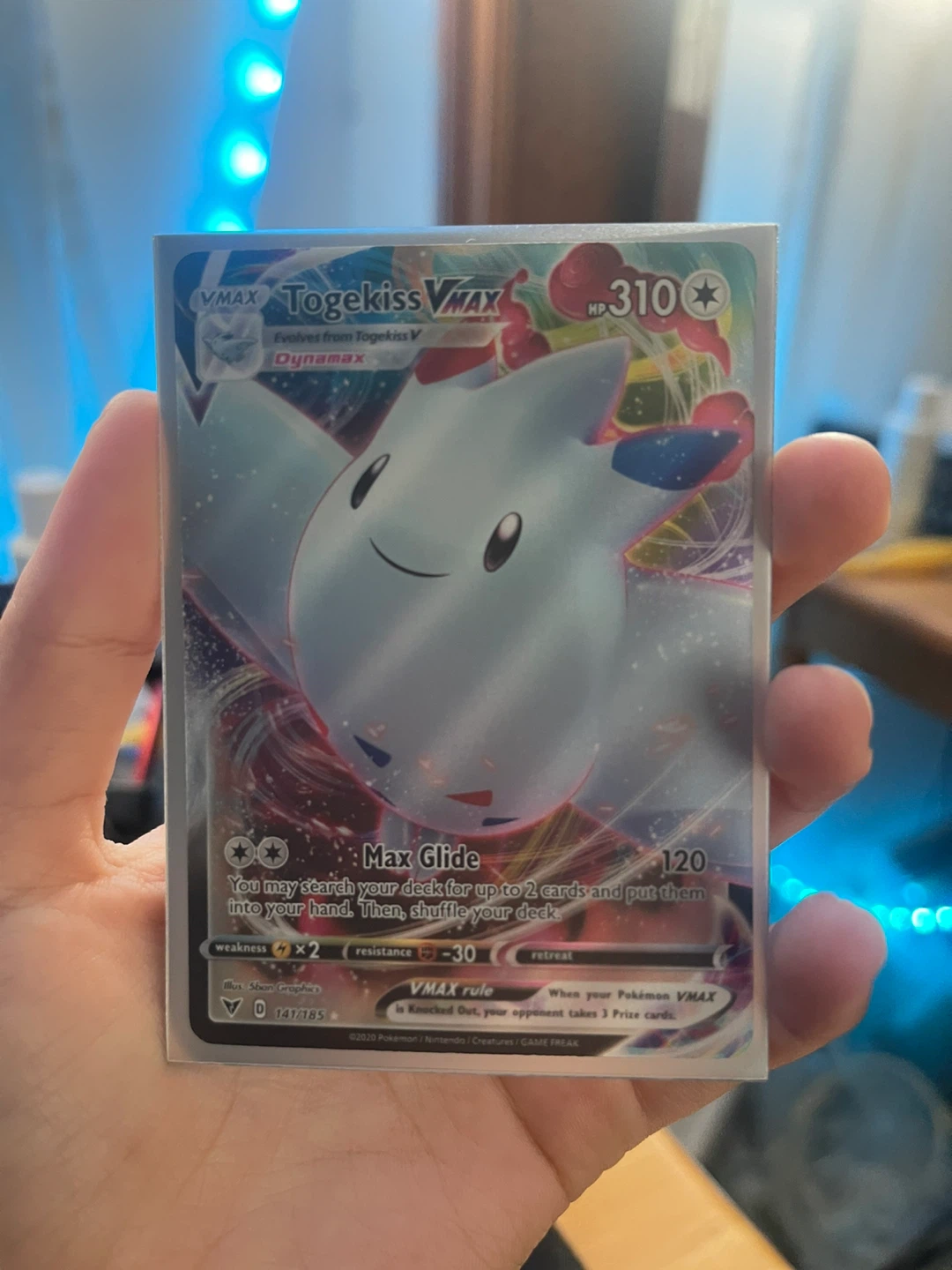 Pokemon Card - Togekiss VMAX (141/185)