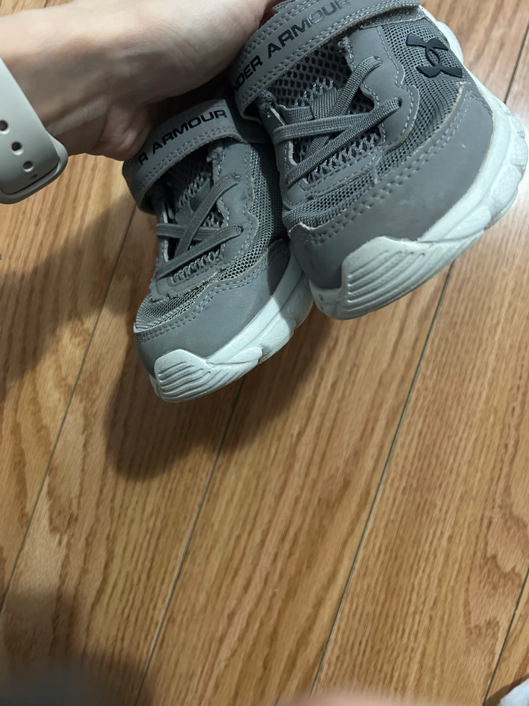 Under Armour Grey Toddler Shoes Size 9 - photo 4