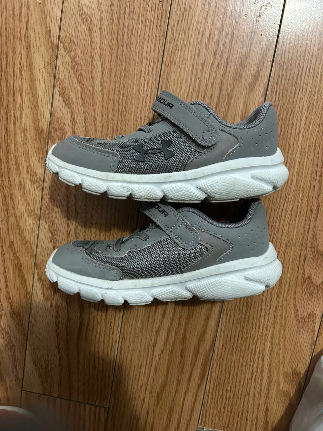 Under Armour Grey Toddler Shoes Size 9 - photo 2