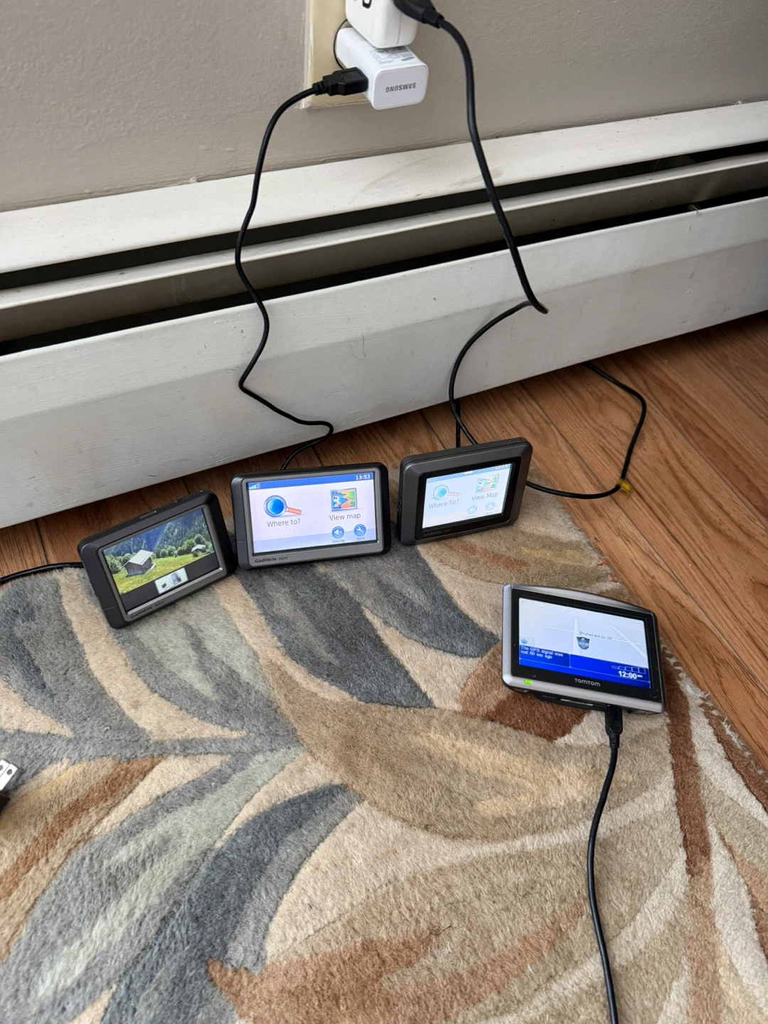 Garmin GPS Lot – Nuvi 260W / Nuvi 250 / Nuvi 550 / TomTom One XL