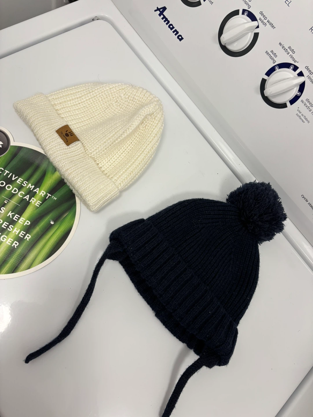 Bearpaw & Zara Knit Toques in good condition