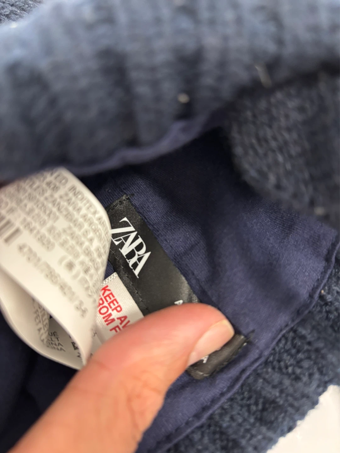 Bearpaw & Zara Knit Toques in good condition - photo 3