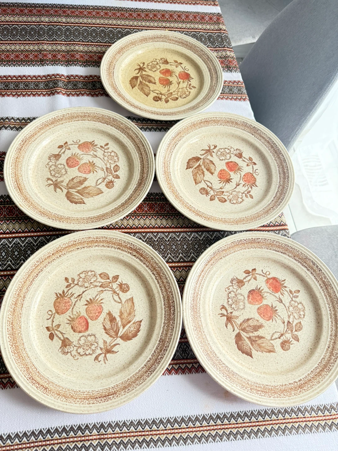 Churchill Stonecast Wild Strawberry Plates (Set of 5)