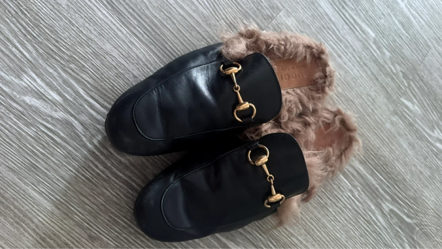 Gucci Furry Mules - Black Leather - photo 3