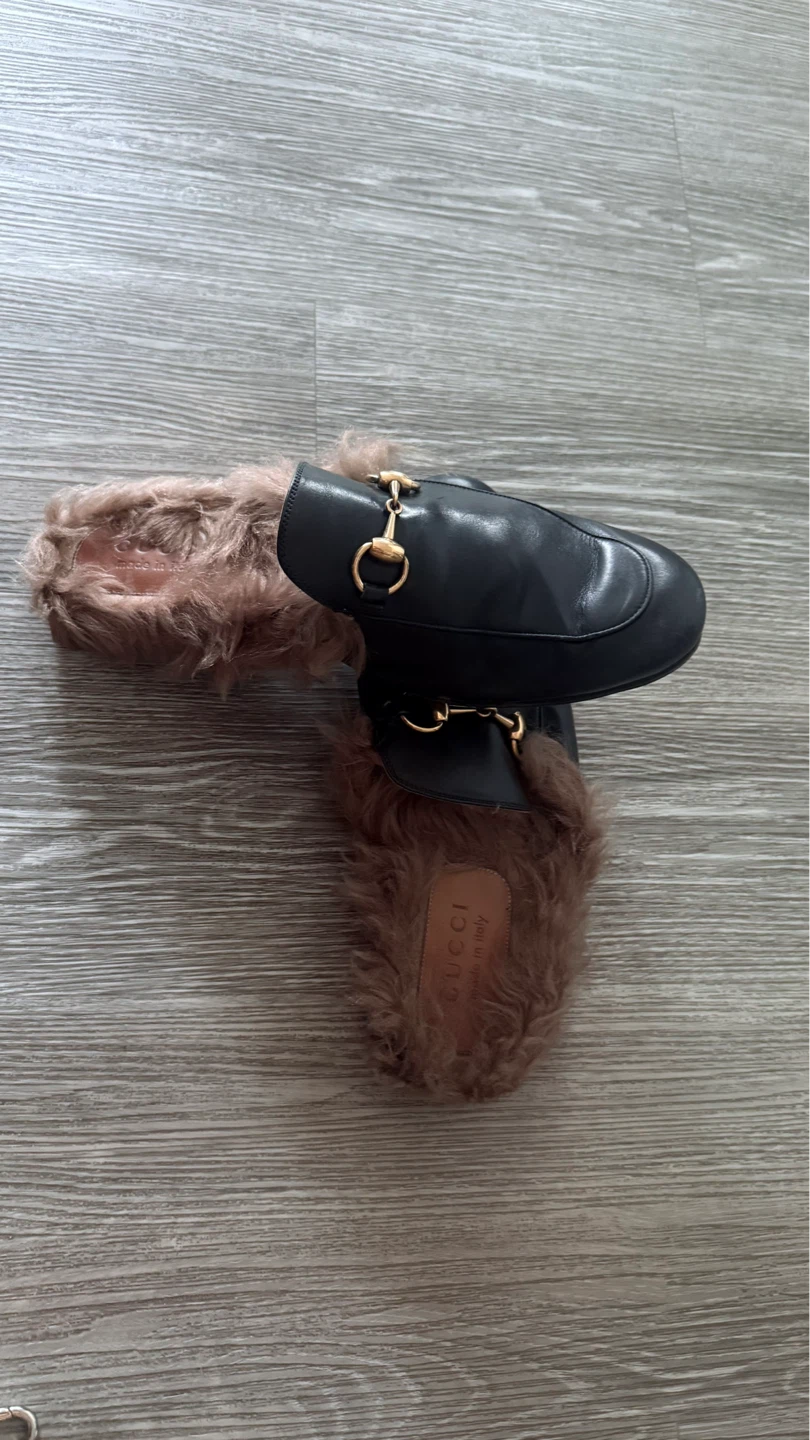 Gucci Furry Mules - Black Leather - photo 2