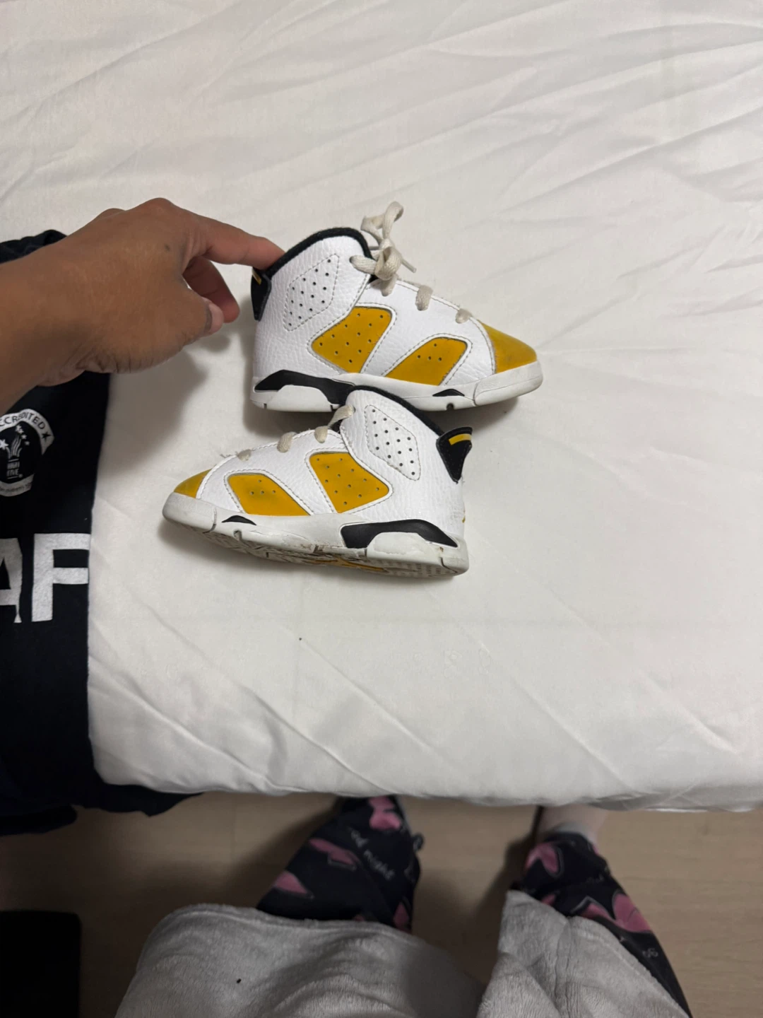 Jordan 6 Toddler Shoes White Yellow Black - photo 3