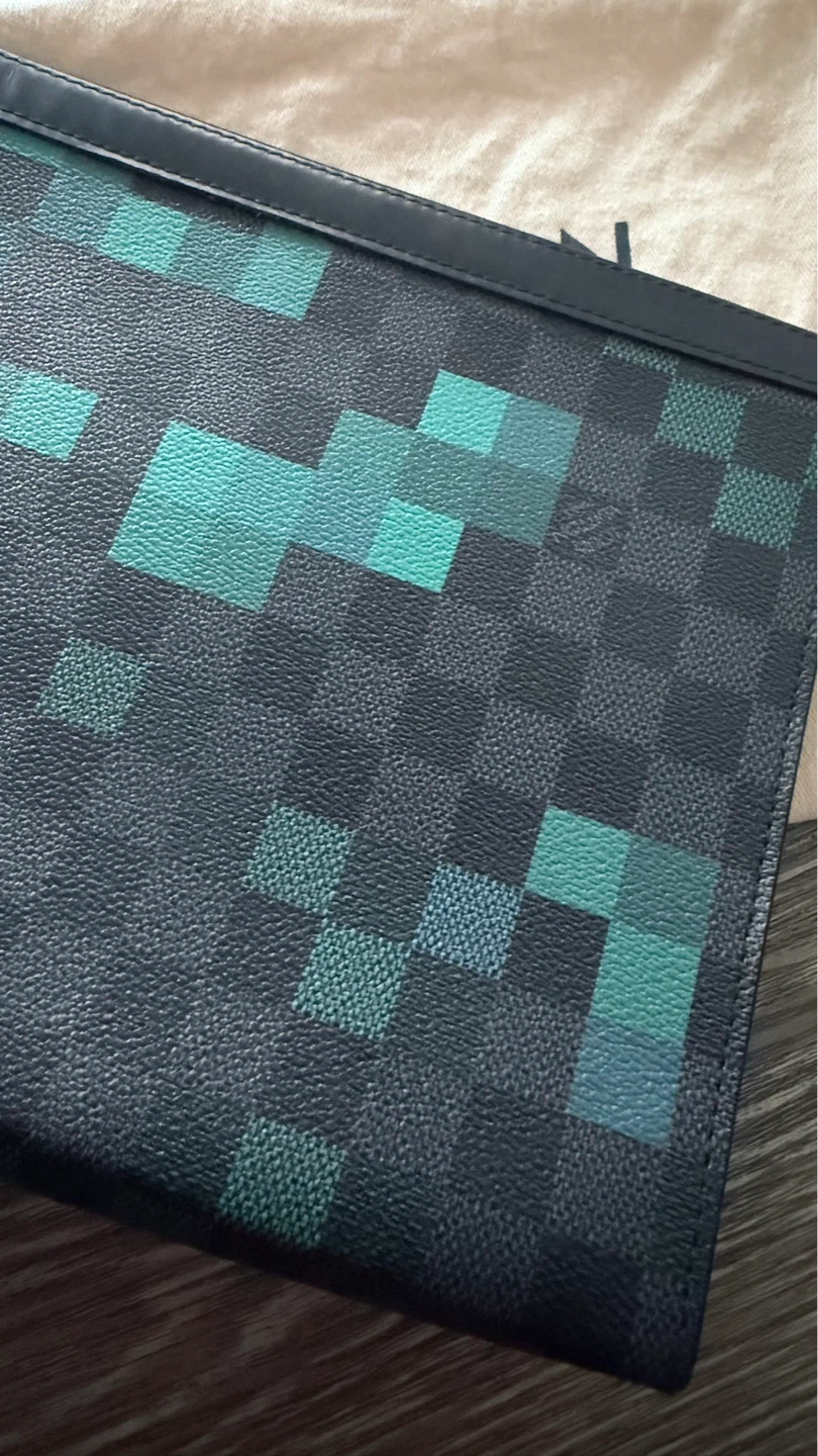 Louis Vuitton Damier Pixel Pouch - photo 4