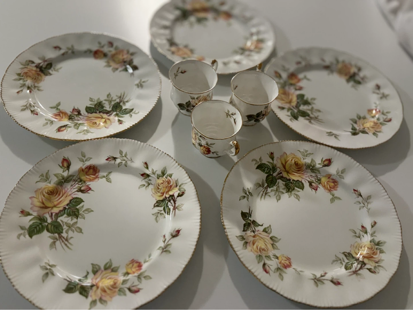 Paragon Peace Rose Fine Bone China Set -3 Cups & 5 dining Plates