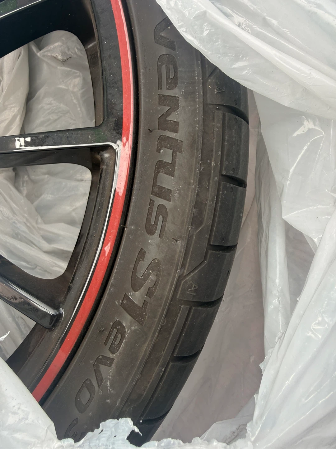 19” Hankook Summer Performance Tires with Black Alloys - photo 3