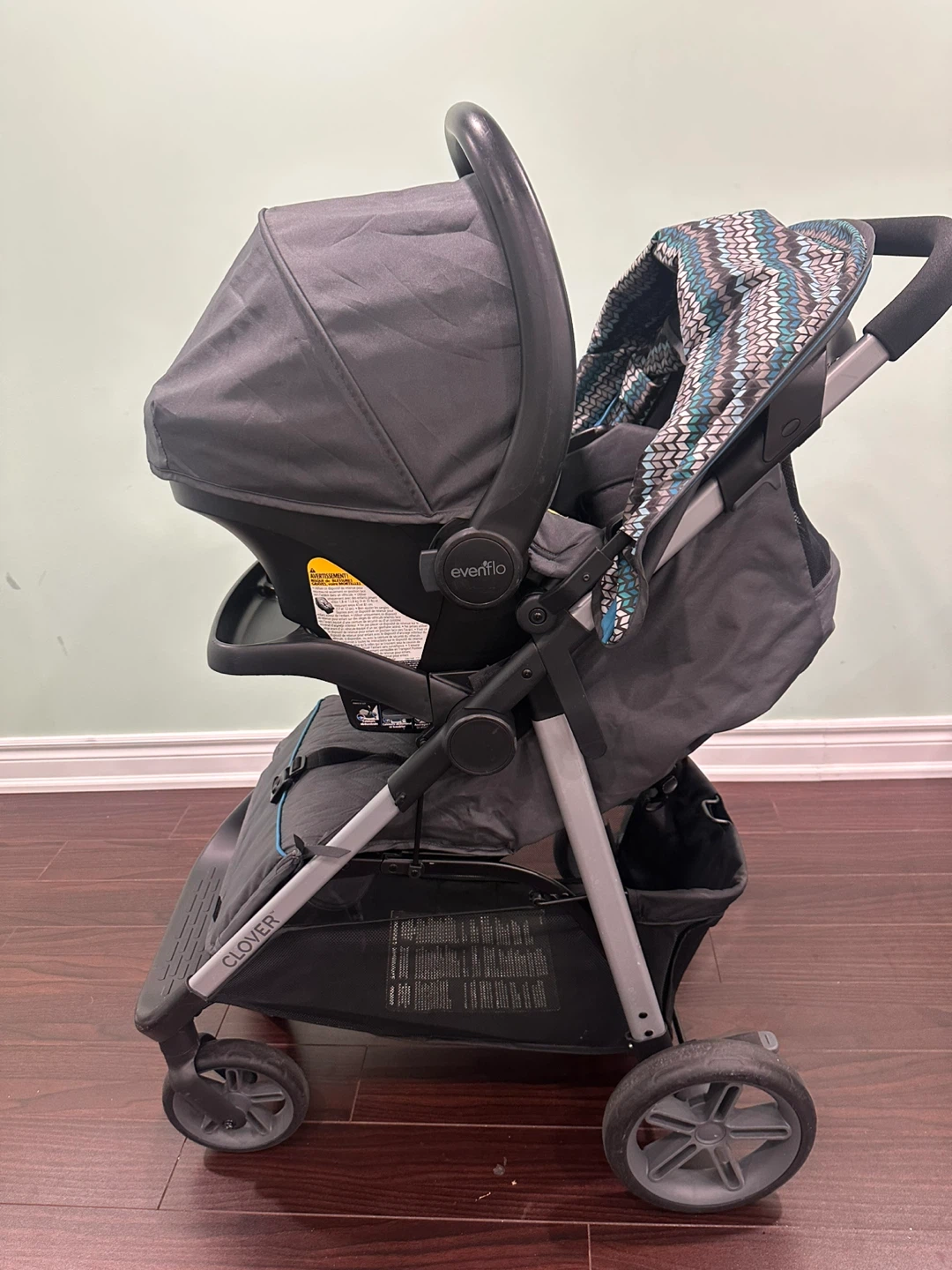 Excellent Evenflo carseat and stroller! - photo 3