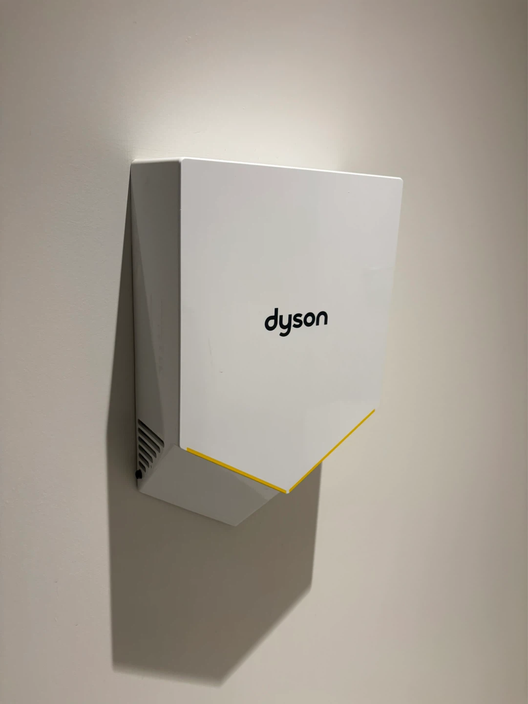 Dyson Airblade V HU02 Hand Dryer White 100-127V - photo 4