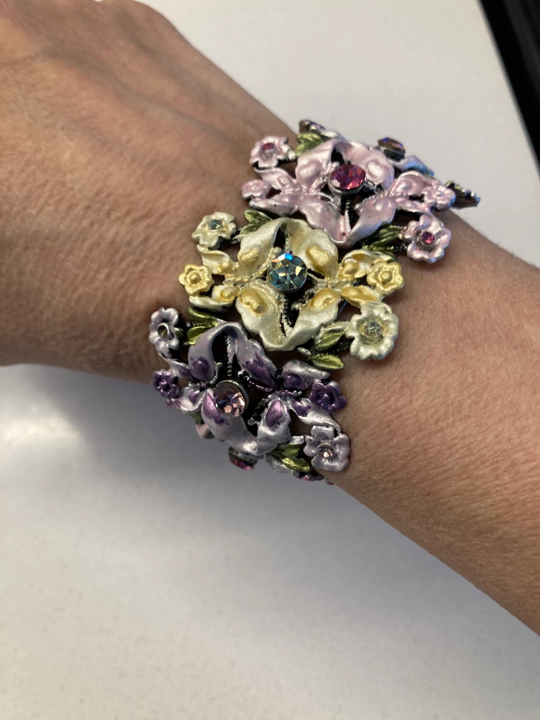 Floral Charm Bracelet with Rhinestones